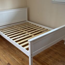 **Move Out Sale** Platform Bed - Full