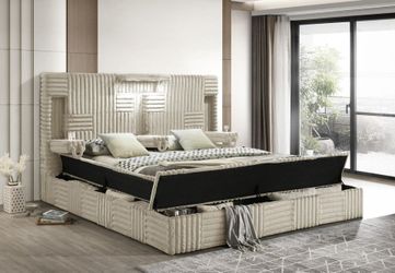 UPHOLSTERY PLATFORM BED NEW IN BOX