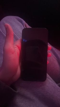 Phone for sale iPhone 13 throw price at me