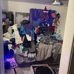 Huge Mens And Womens Clothes Closet Sale In Pacific Beach!
