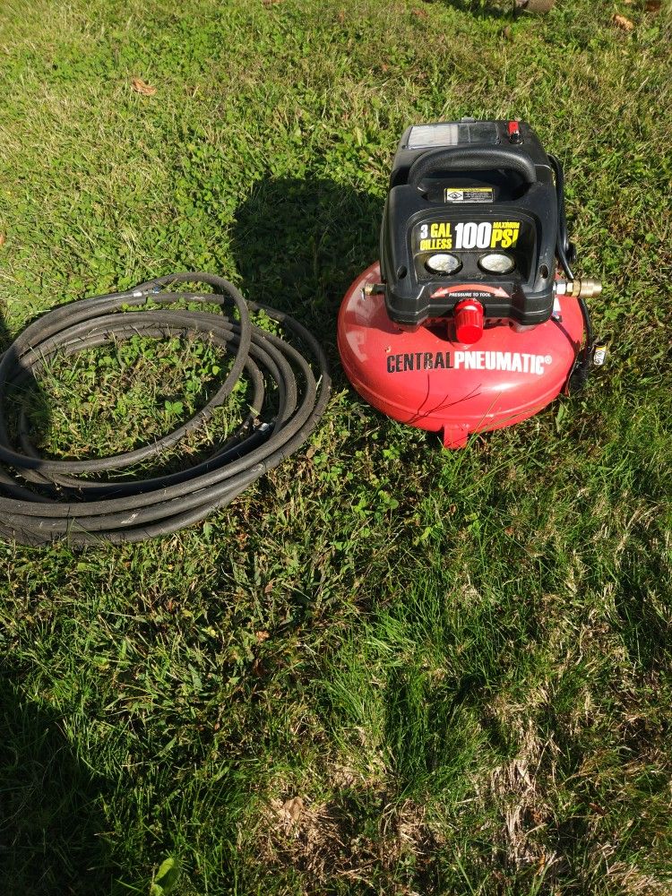 Central Pneumatic 3 Gal. 100PSI Air Compressor
