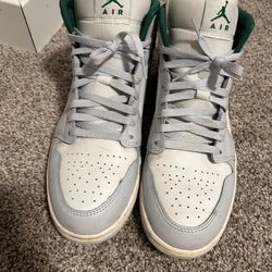 Nike Air Jordan  1 Mid