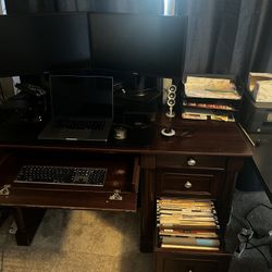 Computer Desk + Standing Desk Riser – Great Setup