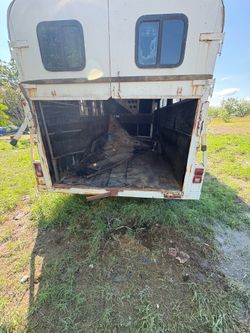 5 horse trailer with Living Quarter