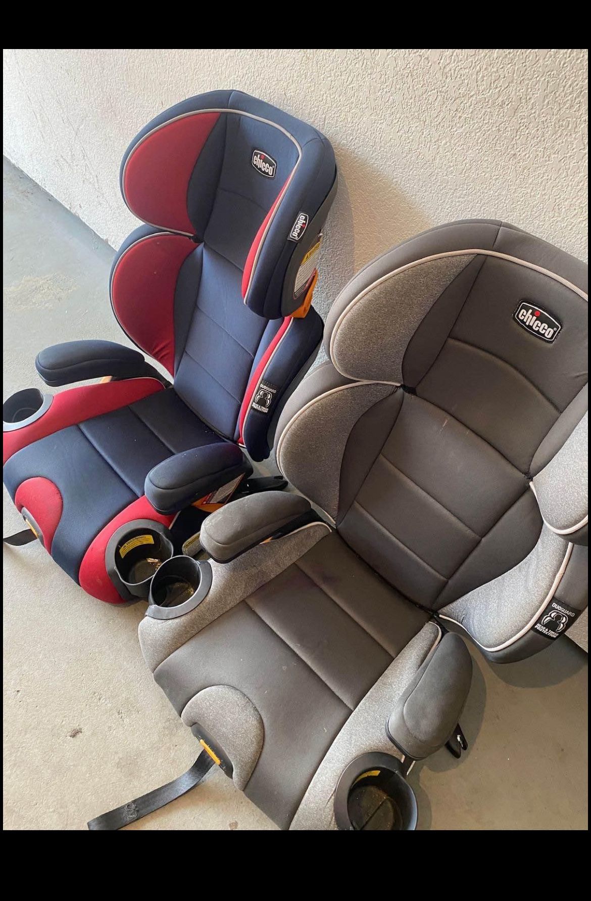 2 Chicco Car Seats – Safe, Stylish & Comfy!