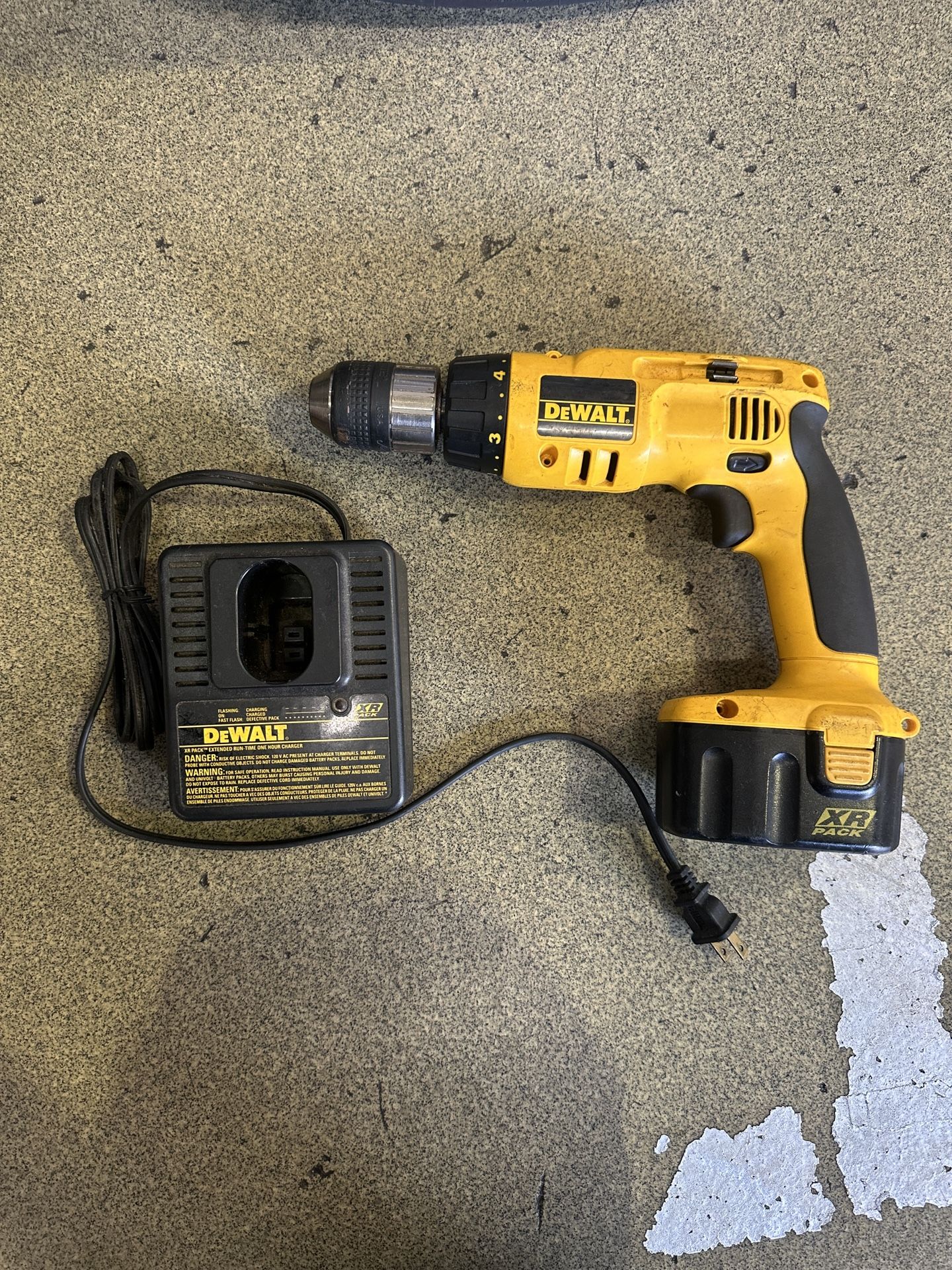 Dewalt 14.4V Cordless Power Drill