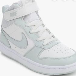 Nike  Court