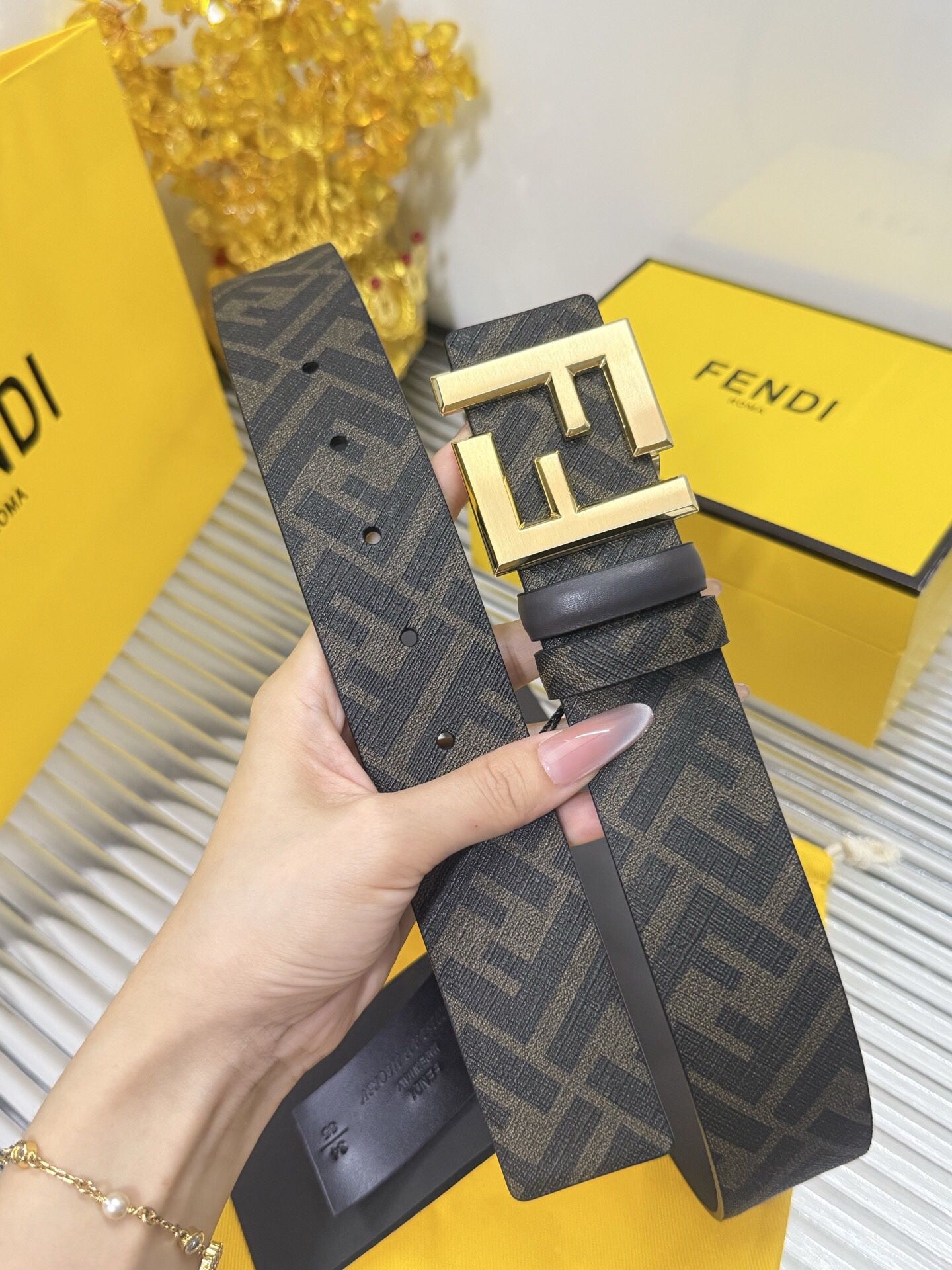 Fendi Men’s Belt With Box New