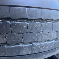 LLANTAS DE TROCA GRANDE 225/70R19.5