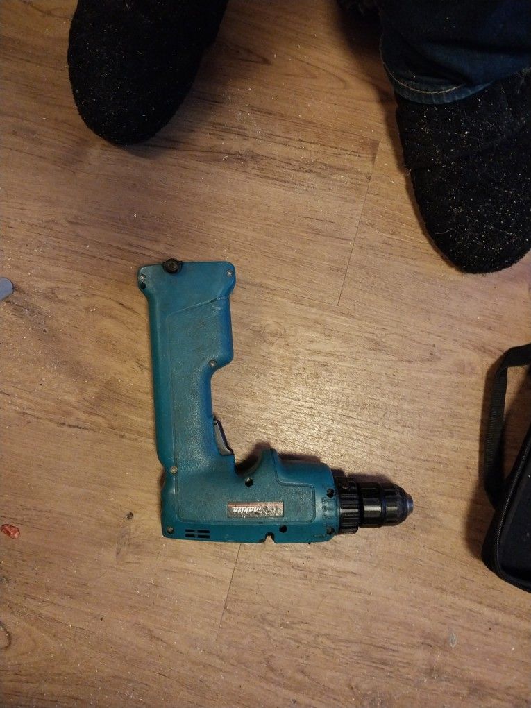 Makita Dc12v 0-450rpm Drill