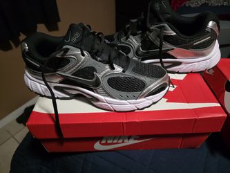 New Nike V5 RNR size 9.5 men