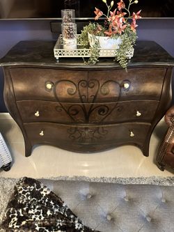 GORGEOUS Real Wood Modern CHEST/CREDENZA PERFECT CONDITION