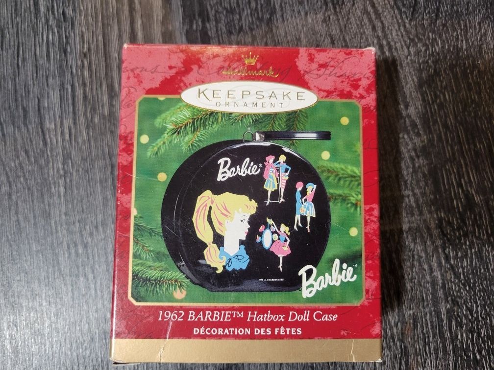 Hallmark Keepsake 1962 Barbie Hatbox Doll Case 2000 Ornament Christmas