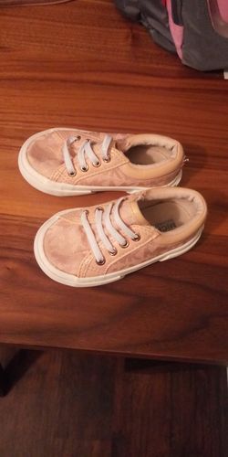 Michael Kors toddler size 5