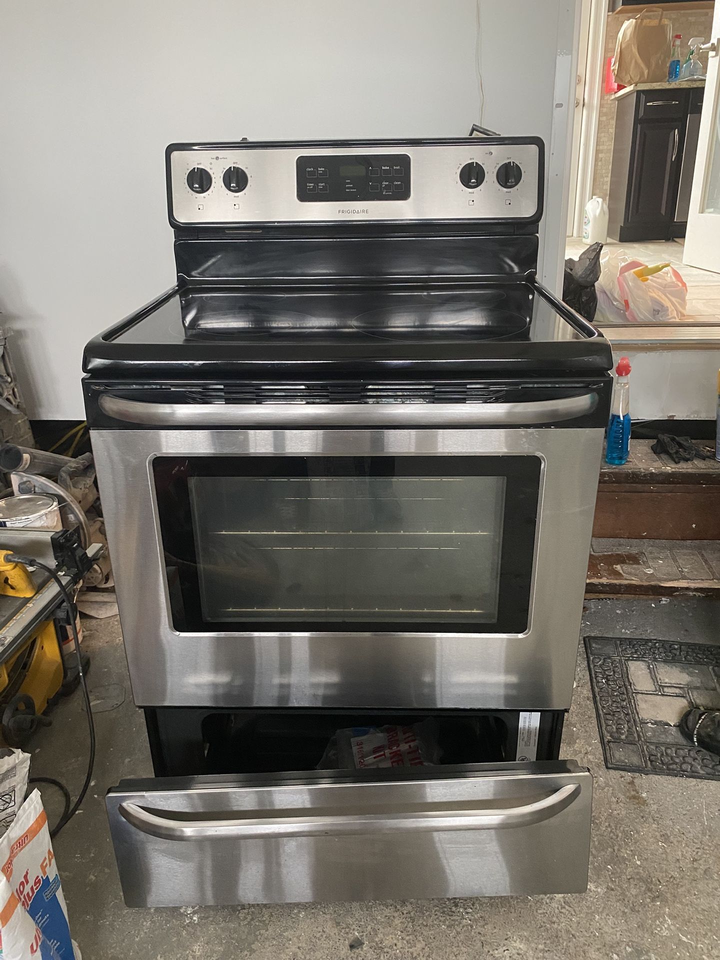 Electric Stove and Microwave