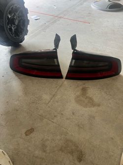 Dodge charger rear assembly lights
