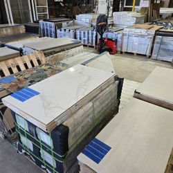 ‼️ Blowout sale ‼️ ❕we guarantee everything we sell is less than anywhere else ❕🤙 40% - 80% off 😉  