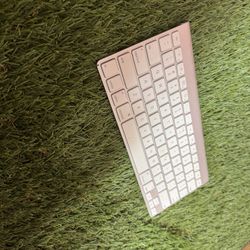 Apple Bluetooth Keyboard 