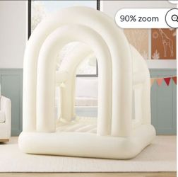 Members Mark inflatable bouncy house