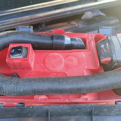 Milwaukee 2 Gallon Wet Dry Vacuum 