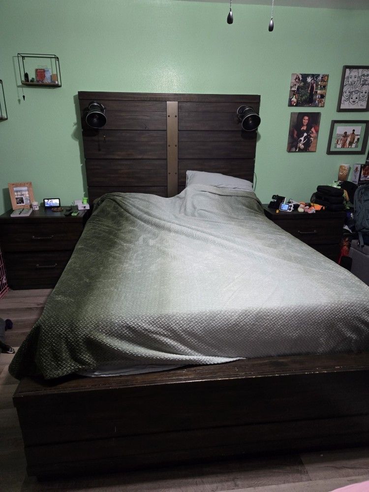 Queen Bedroom Set
