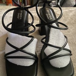 Top Moda Size 10, Black Strappy Heels