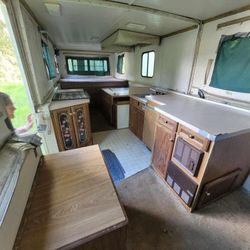 1992 Trail Manor Pop up camp trailer