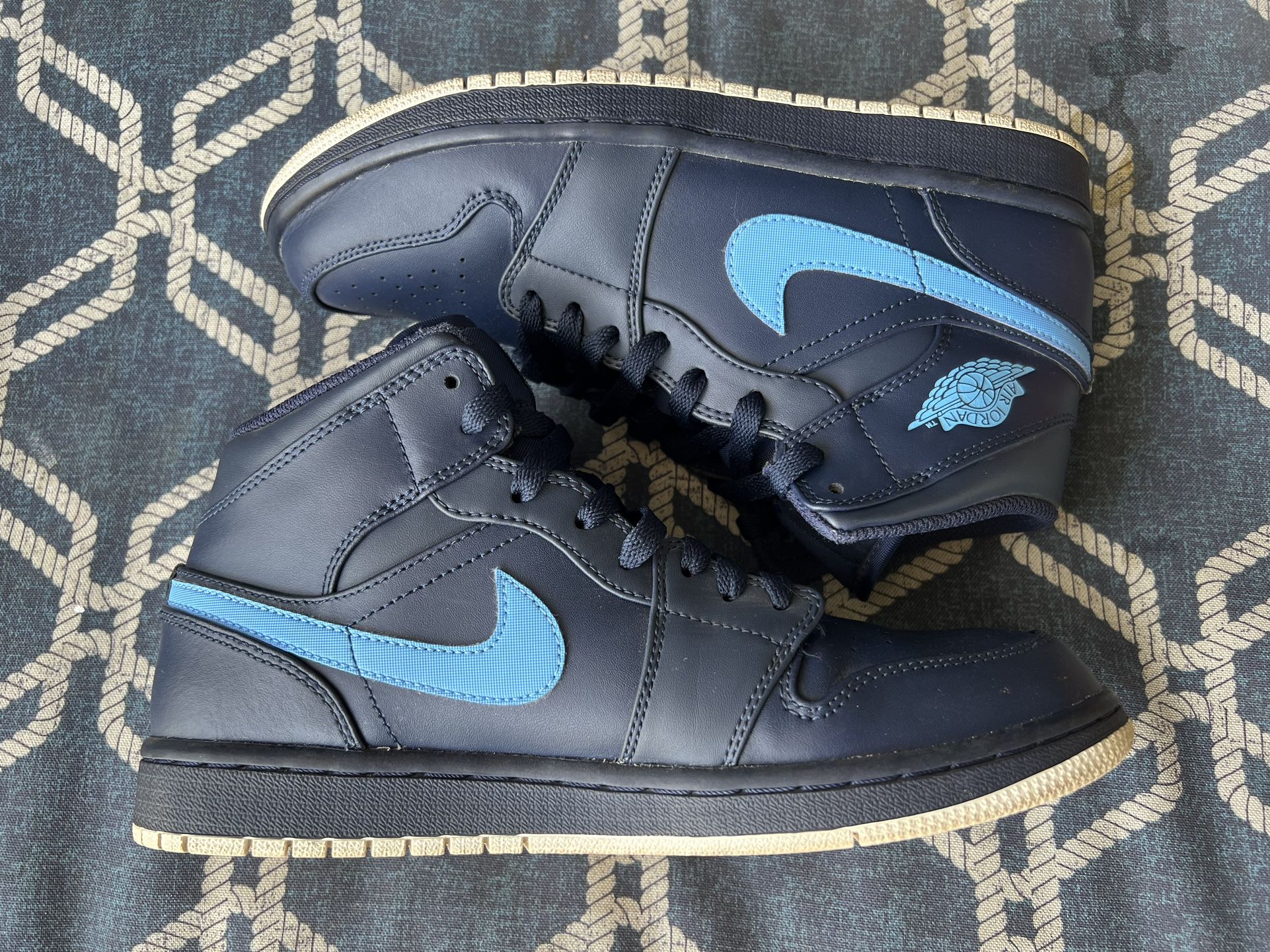 Jordan 1 Obsidian University Blue 