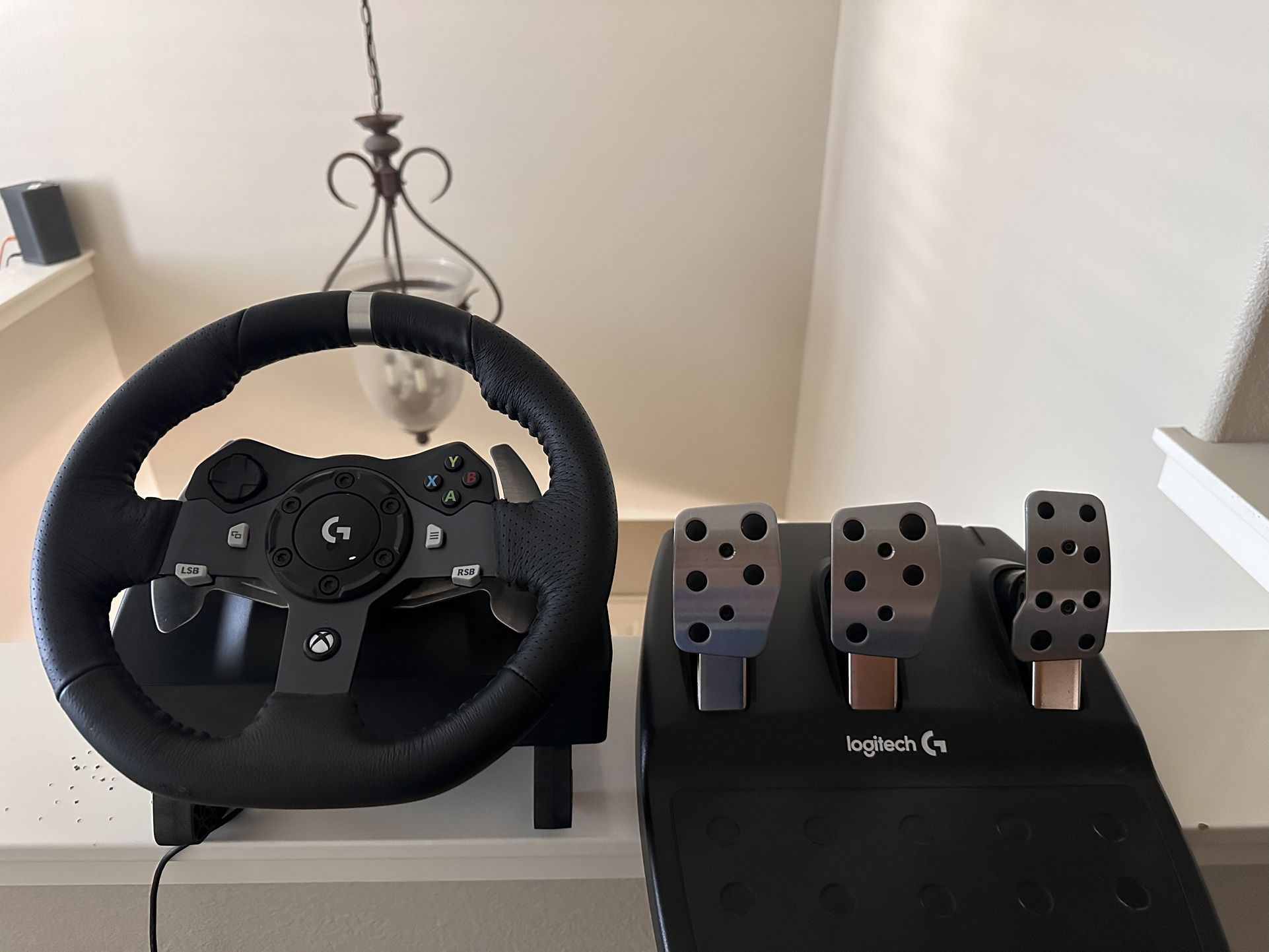 Logitech G920 Racing Wheel for Sale in Chula Vista, CA - OfferUp