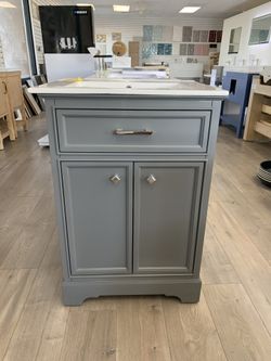24 “ freestanding bathroom vanity