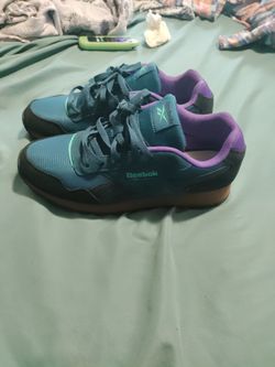 MEN REEBOX SNEAKERS SIZE 10