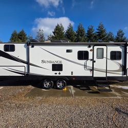 32 Ft 2019  Sundance Ultra Lite