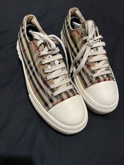 Burberry shoes size 10.5