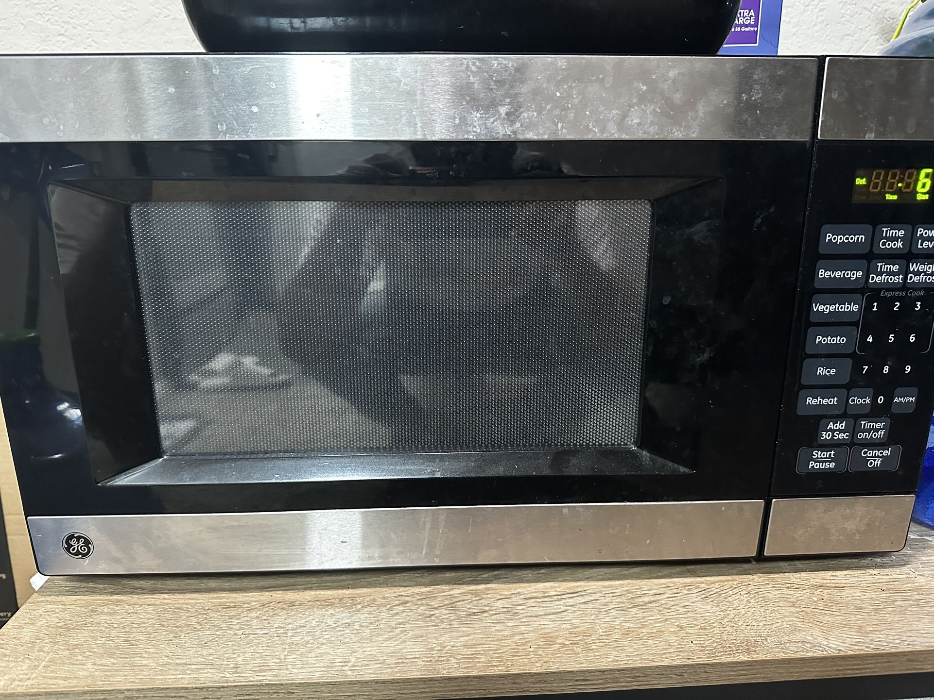 General Electric microwave Oven