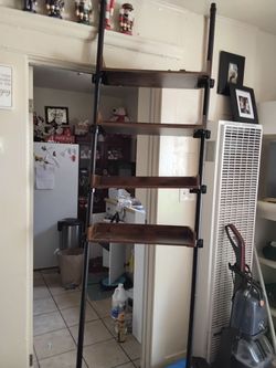 Bathroom shelf