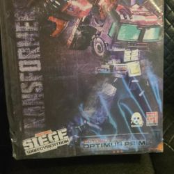 Threezero DLX TRANSFORMERS OPTIMUS PRIME and MEGATRON 