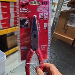 Milwaukee
8 in. Long Needle Nose Pliers