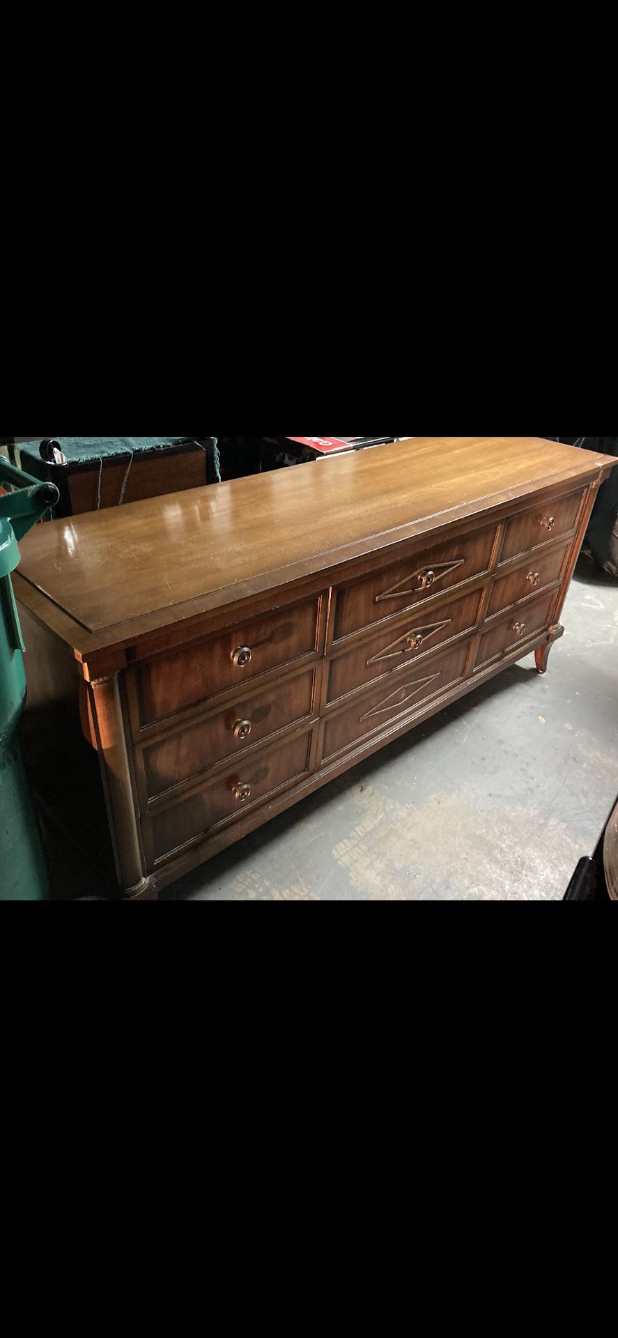 Stunning Solid Wood Dresser Buffet  Midcentry In Excellent Condition 
