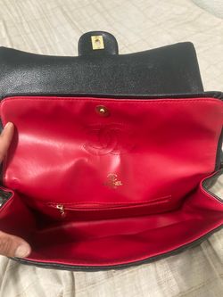 black shoulder bag