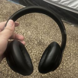 Beats Studio Pro Over Ear Bluetooth Headphones (Like New)