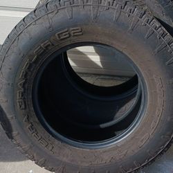 Nitto G2 285 70 17 $300 O.B.O.