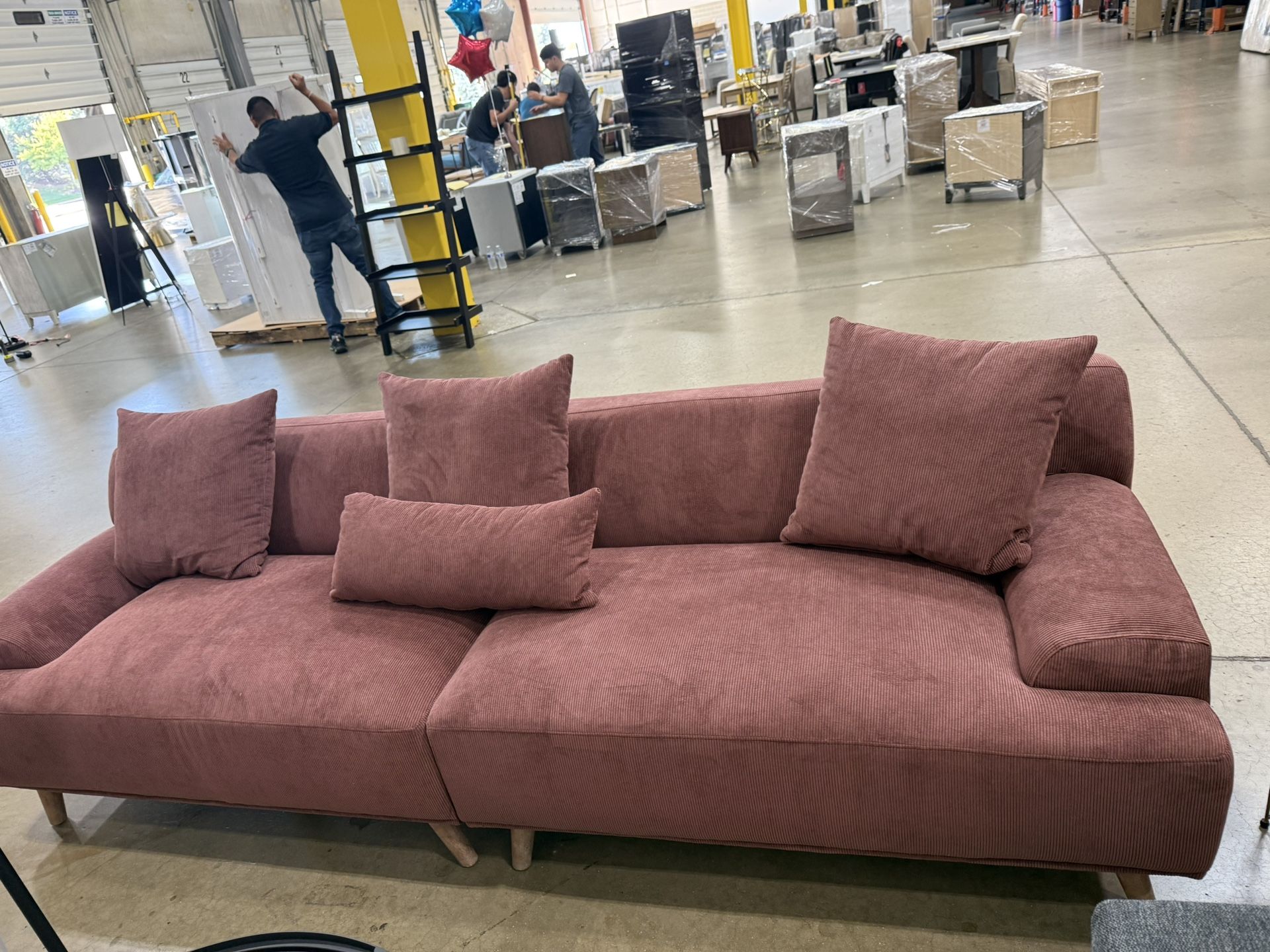 Beautiful modern 3-seater pink sofa With Ottoman