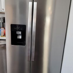 Refrigerator 