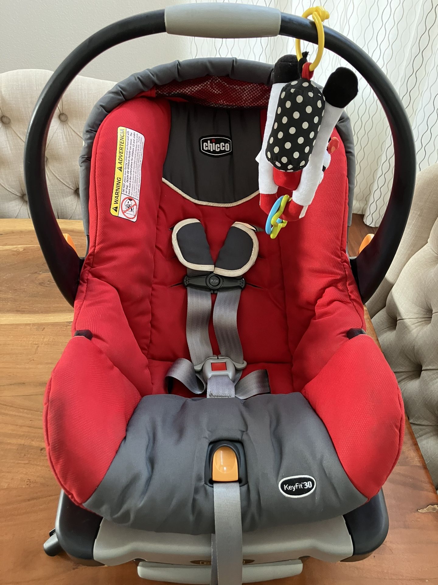 Chico KeyFit 30 Infant Car seat/Carrier With Base