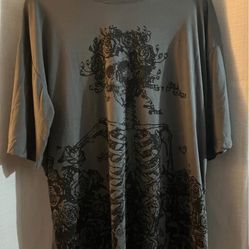 Men’s XL Short Sleeve Skull Shirt