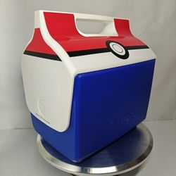 Igloo Pokémon Poké Ball Playmate Mini Cooler