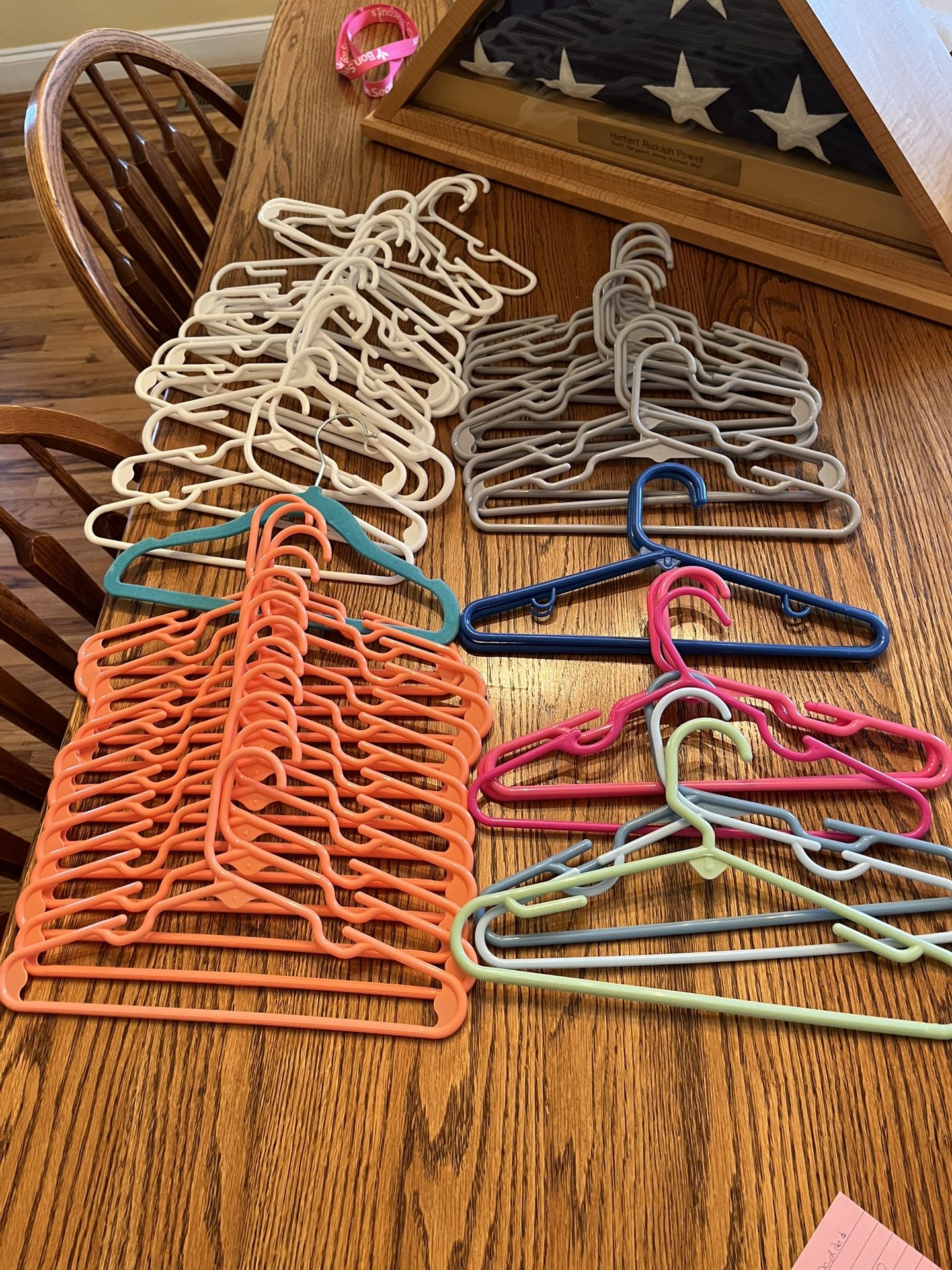 Children’s Plastic Hangers 50