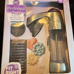 Brand New In Box Wilton Cookie Press Set