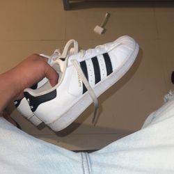 Adidas Súper Stars Size 5.5