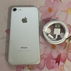 Apple iPhone 7 32GB Unlocked 